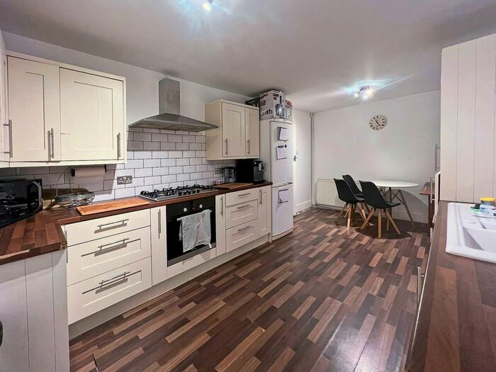 4 Bedroom Terraced House To Rent In Beldham Road, Wrecclesham, Farnham, GU9