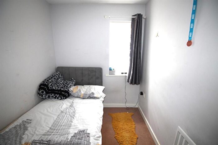 3 Bedroom Semi-Detached House For Sale In Brandforth Road, Manchester, M8