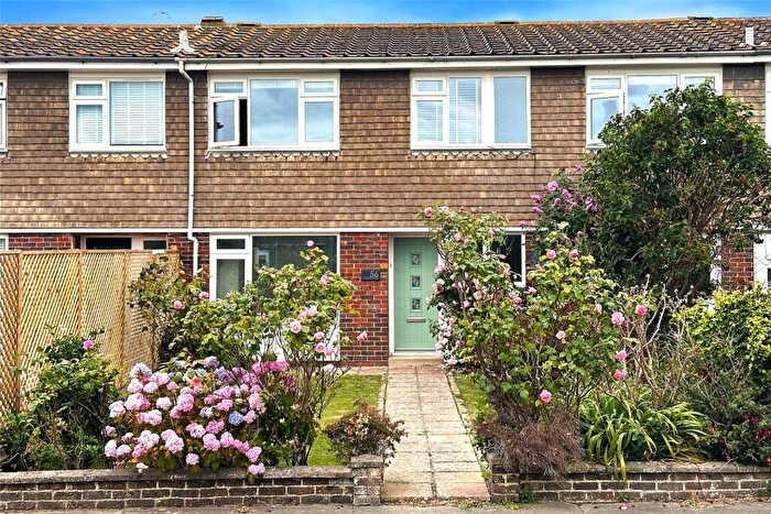 2 Bedroom Maisonette For Sale In Norfolk Gardens, Littlehampton, West Sussex, BN17