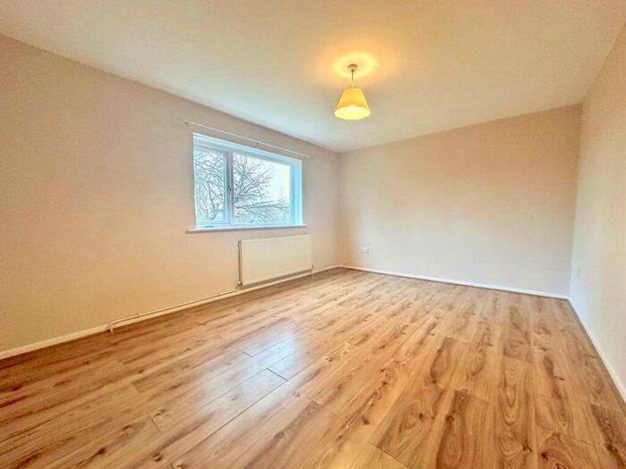 1 Bedroom Flat To Rent In Ash Mount, Winsford Rd, Sheffield, S6