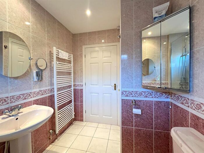 2 Bedroom Detached Bungalow For Sale In Park Lane, Knypersley, Stoke-On-Trent, ST8