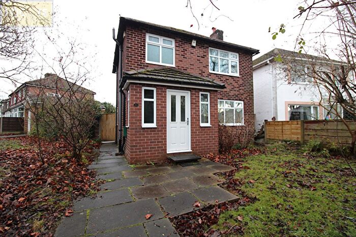 3 Bedroom Detached House For Sale In Hayeswater Circle, Davyhulme, M41