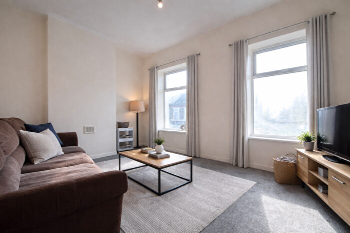 2 Bedroom Flat To Rent In Splott Road, Cardiff, CF24