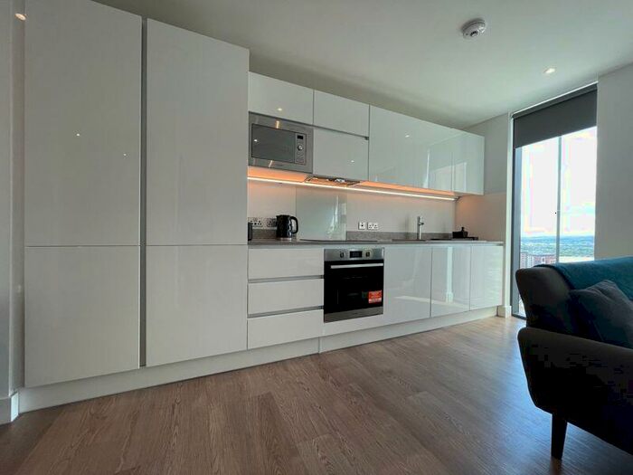 2 Bedroom Apartment To Rent In Hadrians Tower, Rutherford Street, Newcastle Upon Tyne, NE4
