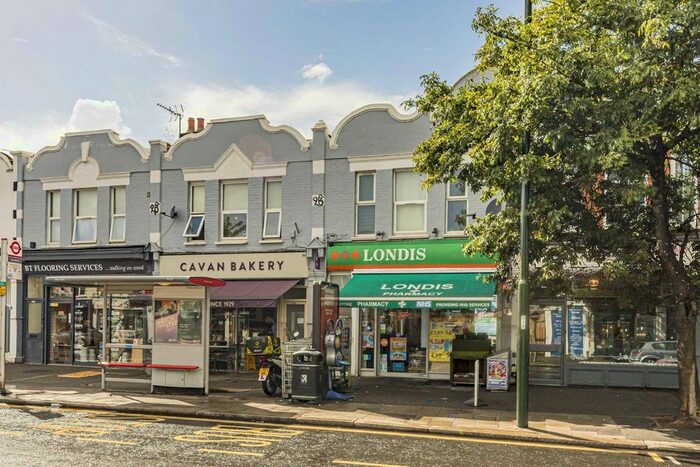 2 Bedroom Flat To Rent In Stanley Road, Teddington, TW11