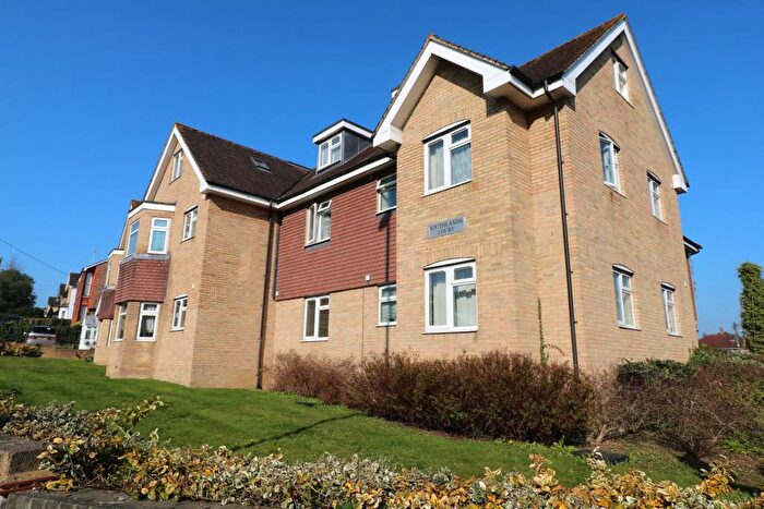 2 Bedroom Flat To Rent In Southlands Court, Church Avenue, Haywards Heath, RH16