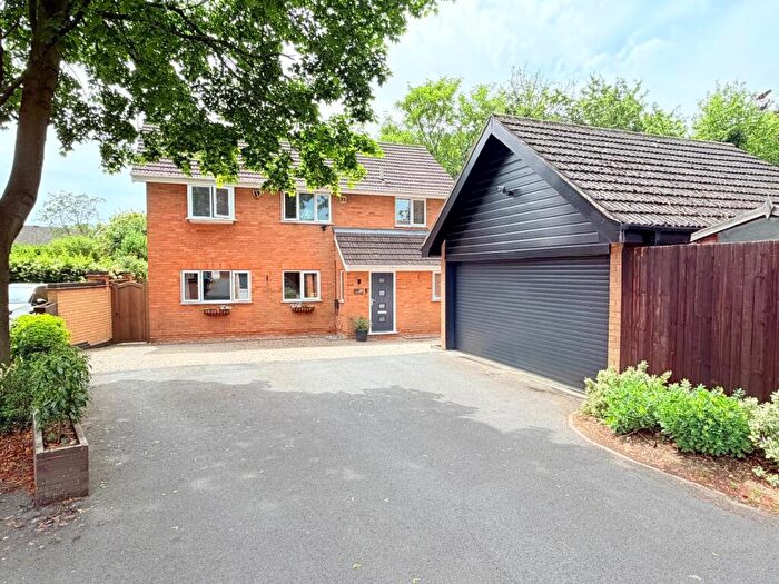 4 Bedroom Detached House For Sale In Squires Walk, Spinney Hill, Northampton, NN3