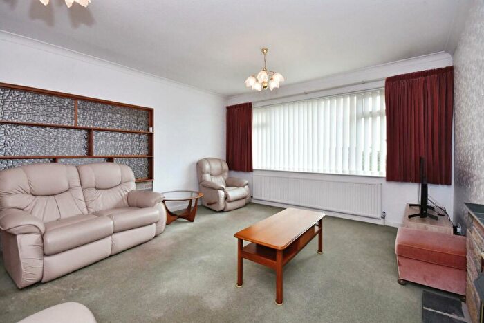 3 Bedroom Detached Bungalow For Sale In Mottram Old Road, Stalybridge, SK15