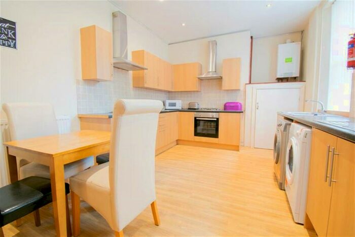 10 Bedroom Terraced House To Rent In Portland Terrace, Newcastle Upon Tyne, NE2