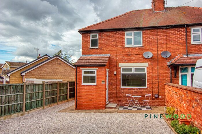 2 Bedroom Semi Detached House For Sale In Sandy Close, Whitwell, S80