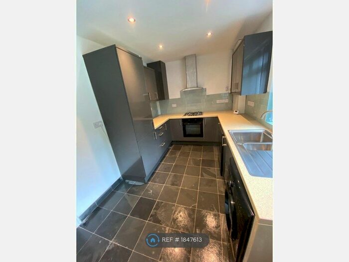 3 Bedroom Semi-Detached House To Rent In Mersey Bank Avenue, Manchester, M21