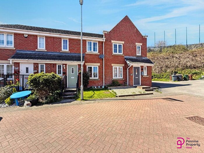 3 Bedroom Terraced House To Rent In Inchburn Crescent, Penistone, Sheffield, S36