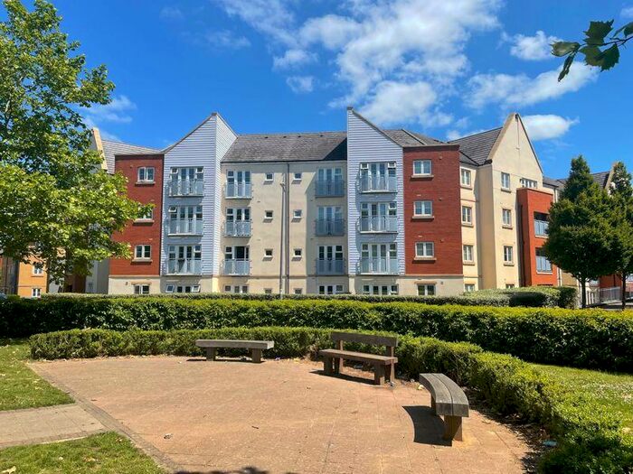 2 Bedroom Flat To Rent In Arnold Road, Mangotsfield, BS16