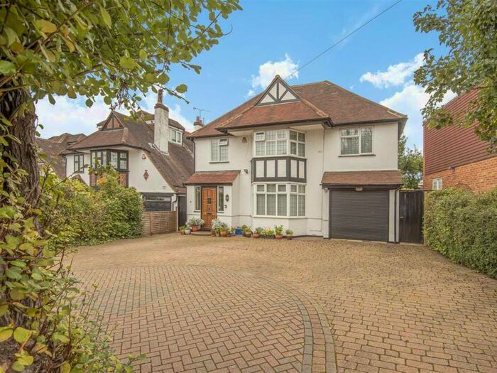 5 Bedroom Detached House To Rent In Deacons Hill Road, Elstree, WD6