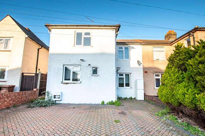 3 Bedroom Semi Detached House To Rent In Leigh Place, Welling, DA16