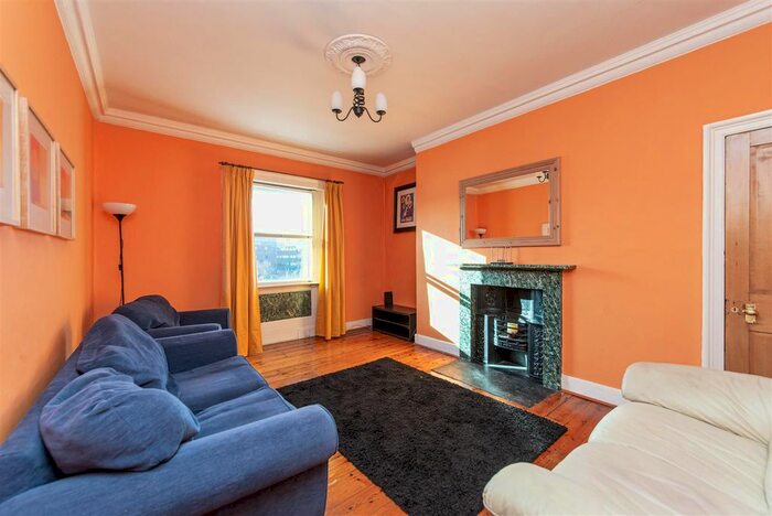 2 Bedroom Flat To Rent In Victoria Square, Jesmond, Newcastle Upon Tyne, NE2