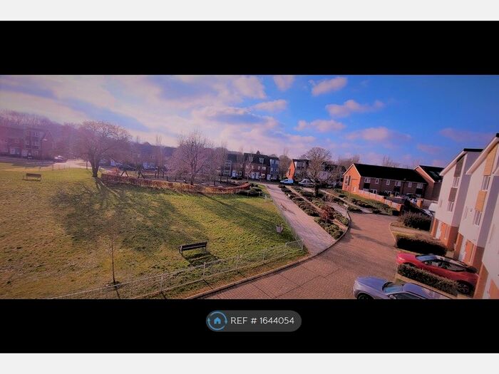 4 Bedroom Terraced House To Rent In Hargreaves Close, Basingstoke, RG24