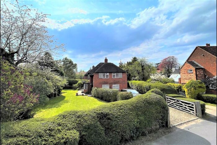 4 Bedroom Detached House To Rent In School Lane, Cookham, SL6
