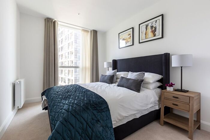 3 Bedroom Flat To Rent In Harbour Way, London, E14