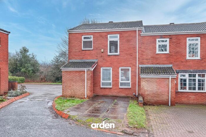 3 Bedroom End Of Terrace House For Sale In Earls Ferry Gardens, Birmingham, B32