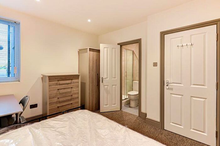 1 Bedroom End Of Terrace House To Rent In Sutherland Road, Brighton, BN2