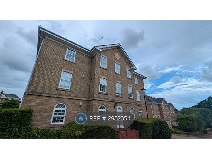 2 Bedroom Flat To Rent In Scholars Court, Northampton, NN1