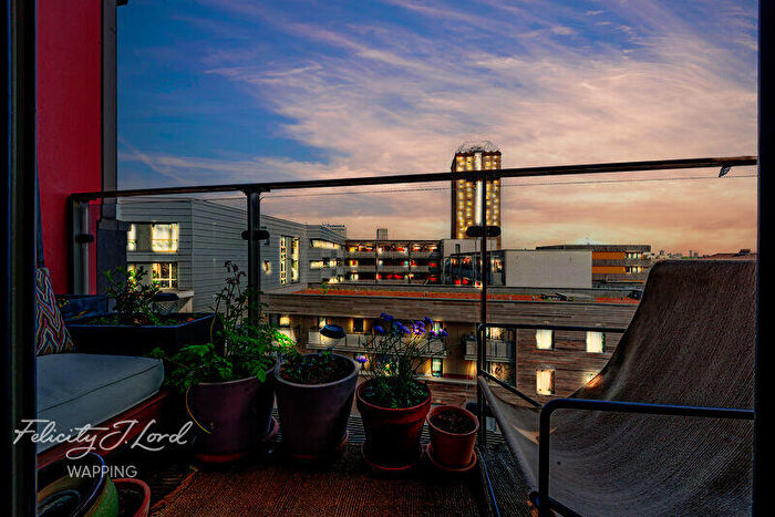 2 Bedroom Apartment For Sale In Spencer Way, London, E1