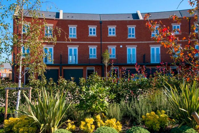 4 Bedroom Terraced House To Rent In Cogent Crescent, Newbury, RG14