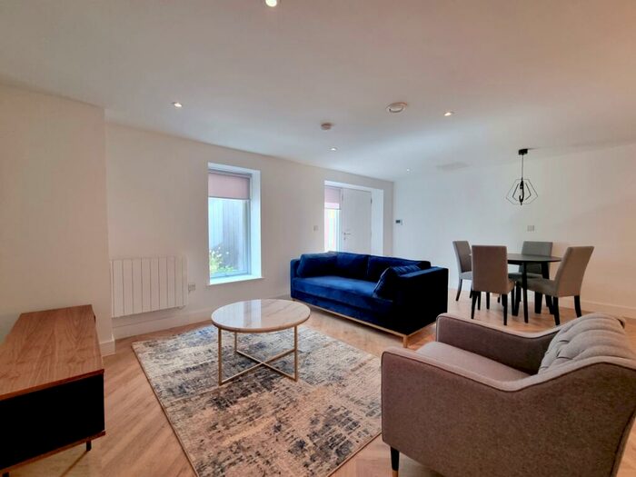 2 Bedroom Apartment To Rent In Lamberts House Briggate Leeds, LS1