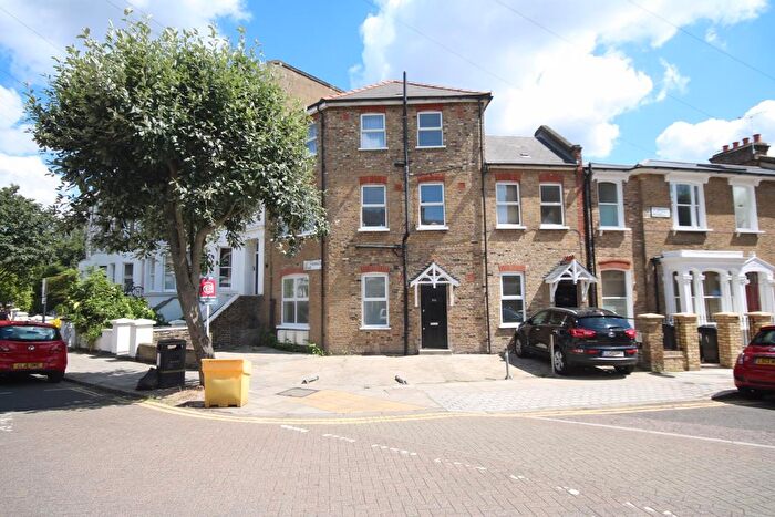 2 Bedroom Flat To Rent In St. Thomas's Road, London, N4