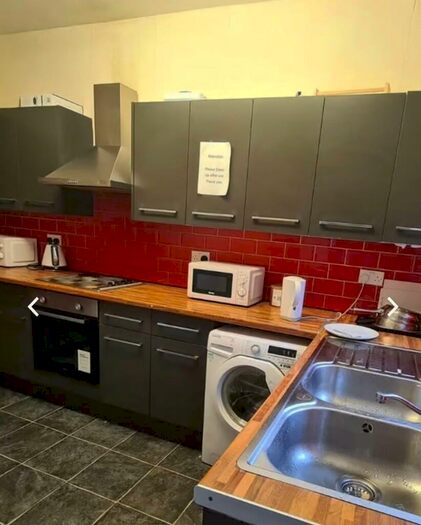 8 Bedroom Terraced House To Rent In Rokeby Gardens, Leeds, West Yorkshire, LS6