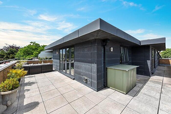 3 Bedroom Apartment For Sale In Stratheden Road, London, SE3