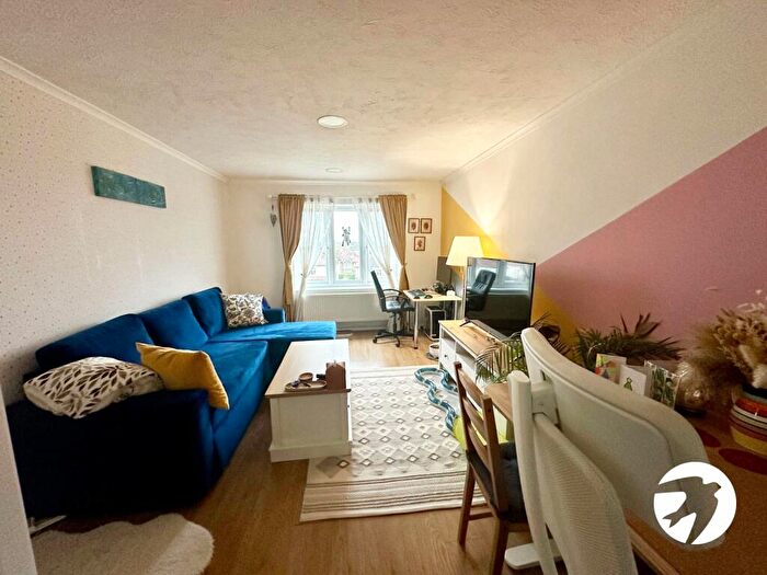 1 Bedroom Flat For Sale In Burnt Ash Hill, London, SE12