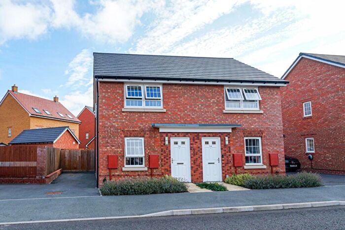 2 Bedroom Semi-Detached House For Sale In Alexander Way, Leighton Buzzard, LU7