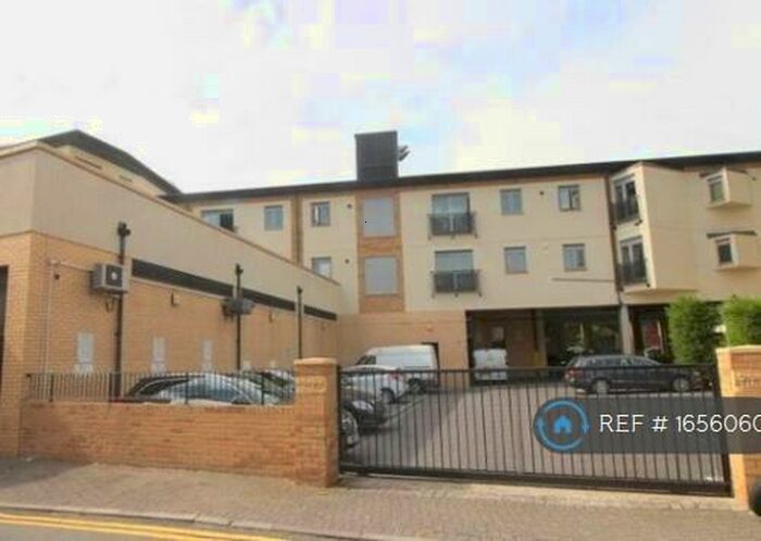2 Bedroom Flat To Rent In Holbrook Way, Swindon, SN1