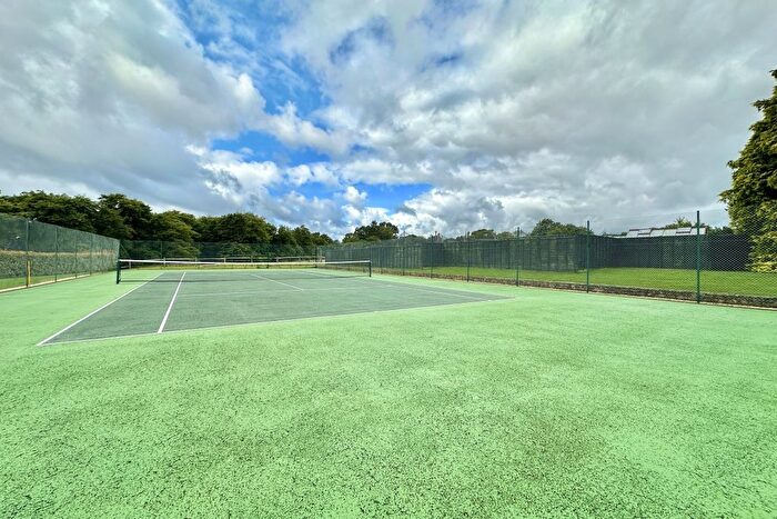 5 Bedroom Detached House To Rent In Monks Walk, Farnham, GU9