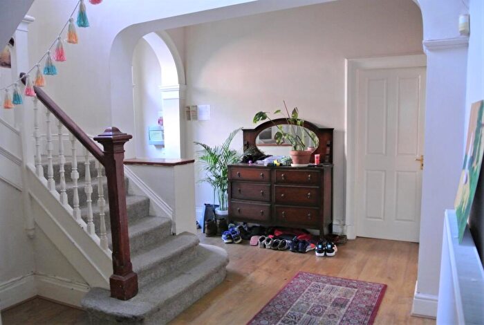 8 Bedroom House To Rent In Clifton Avenue, Manchester, M14