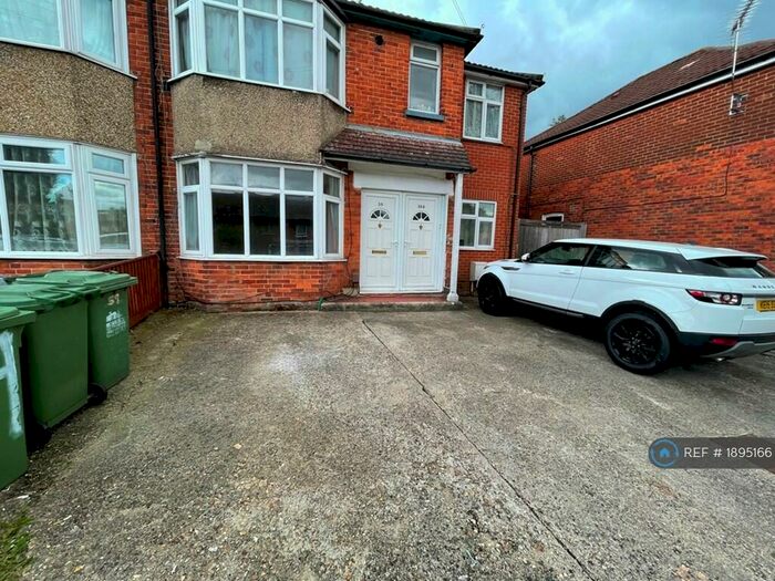 2 Bedroom Maisonette To Rent In Osborne Road South, Southampton, SO17