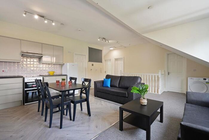 4 Bedroom Flat To Rent In Victoria Road, Sheffield, S10