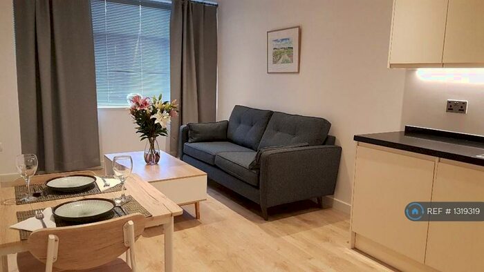 1 Bedroom Flat To Rent In Normandy House, Hemel Hempstead, HP2