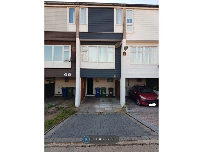 3 Bedroom Terraced House To Rent In Camden Close, Chadwell St. Mary, Grays, RM16