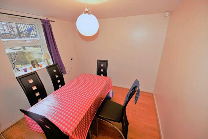 5 Bedroom House To Rent In Beamsley Mount, LS6