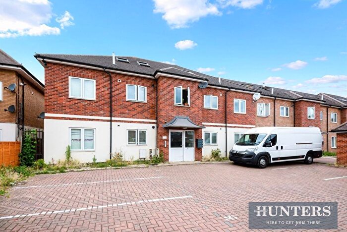2 Bedroom Flat To Rent In Fonthill Court, Cottington Road, Hanworth Feltham, TW13