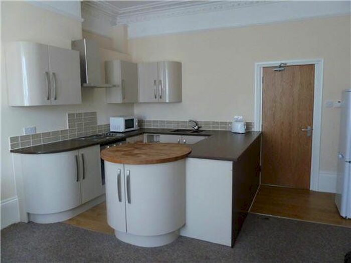 3 Bedroom Flat To Rent In Connaught Avenue, Mannamead, Plymouth PL4
