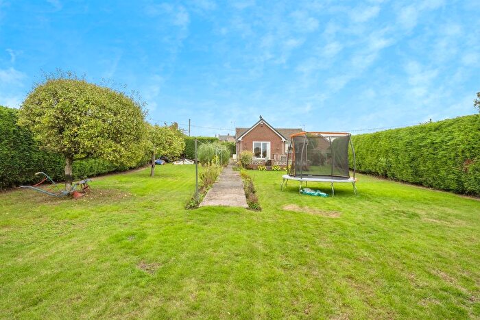 2 Bedroom Detached Bungalow For Sale In Hill Road, Bircotes, Doncaster, DN11