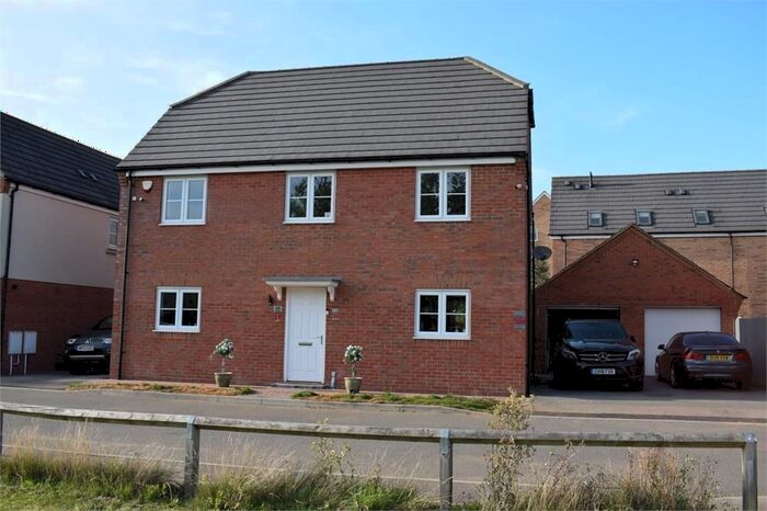 4 Bedroom Detached House To Rent In Charisse Gardens, Oxley Park, Milton Keynes, MK4