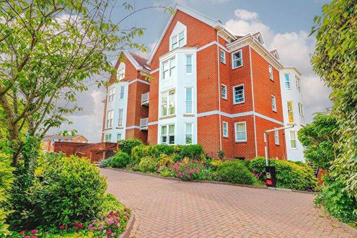 2 Bedroom Apartment For Sale In St. Johns Road, Eastbourne, BN20