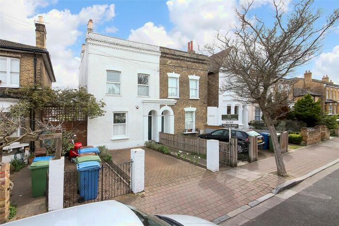 2 Bedroom Flat To Rent In Crystal Palace Road, East Dulwich, London SE22