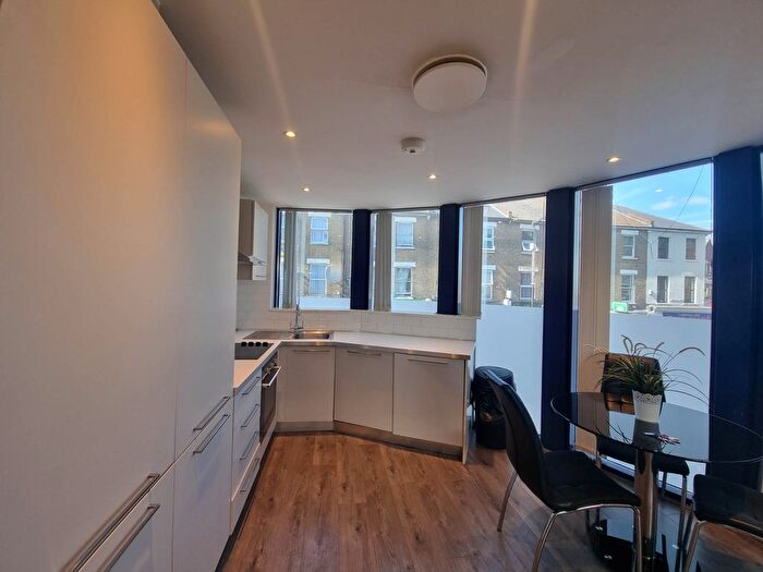 1 Bedroom Flat To Rent In Turnpike Lane, Turnpike Lane, N8