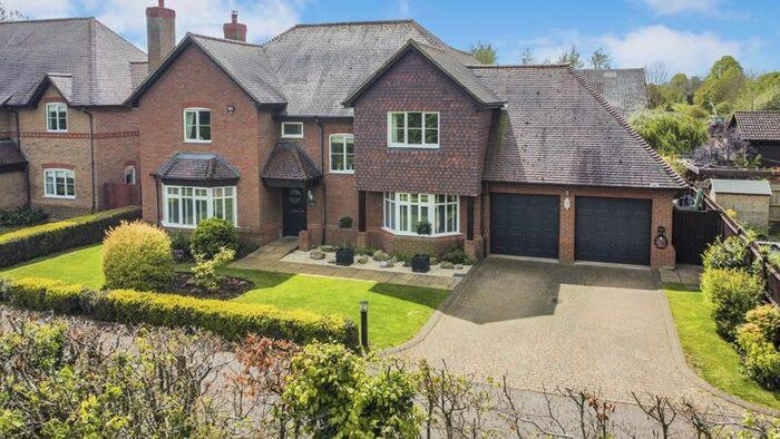 5 Bedroom Detached House For Sale In The Cloches, Beeston, SG19